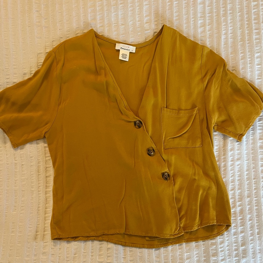 Urban Romantics Mustard Cropped Blouse, cute with wide leg pant and hat